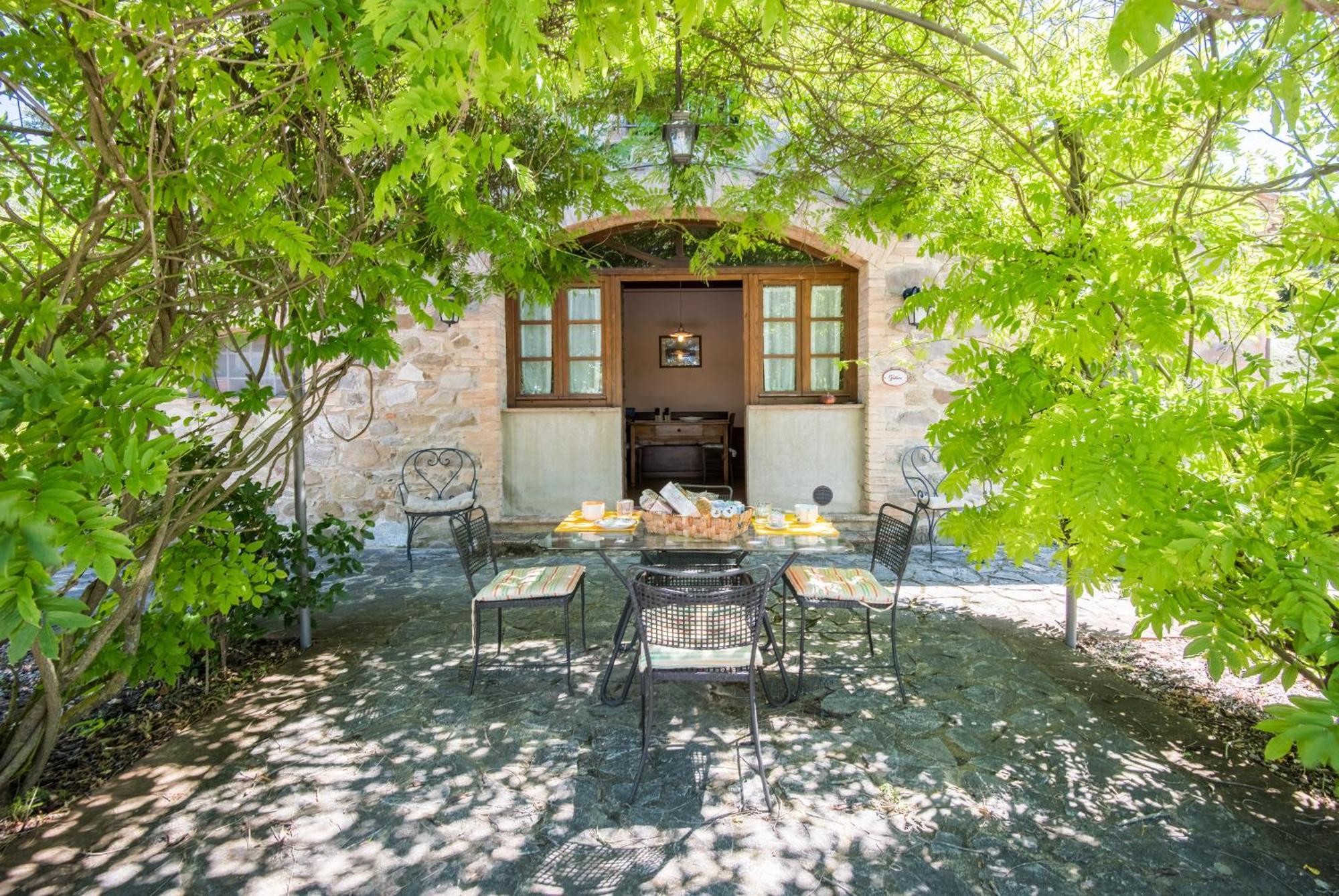 Glicine Apartment Podere Giardino Montalcino Exterior photo